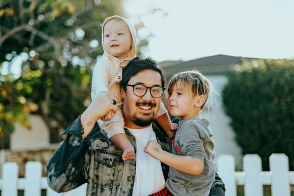 Comment aménager un coin repas en plein air pour les réunions familiales ?