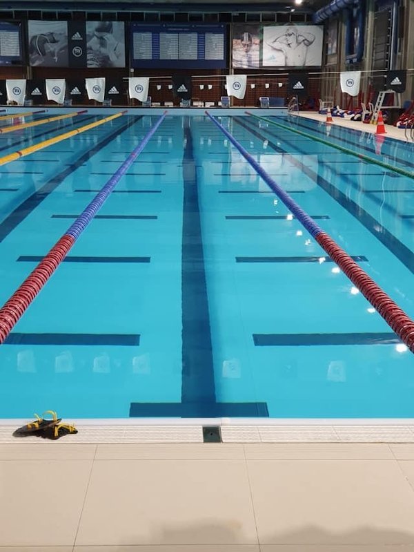 Comment concevoir une piscine avec un espace pour la plongée en apnée ?